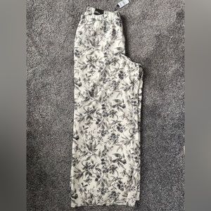 EXPRESS- Floral Wide Leg Highwaisted Pants! NWT